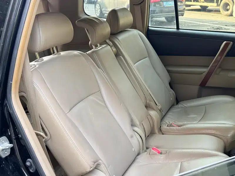 2011 Highlander 2.7L 2WD 7-seater Luxury Edition — миниатюра 23