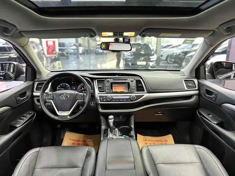 2017 Highlander 2.0T AWD Luxury 7-seater — миниатюра 5