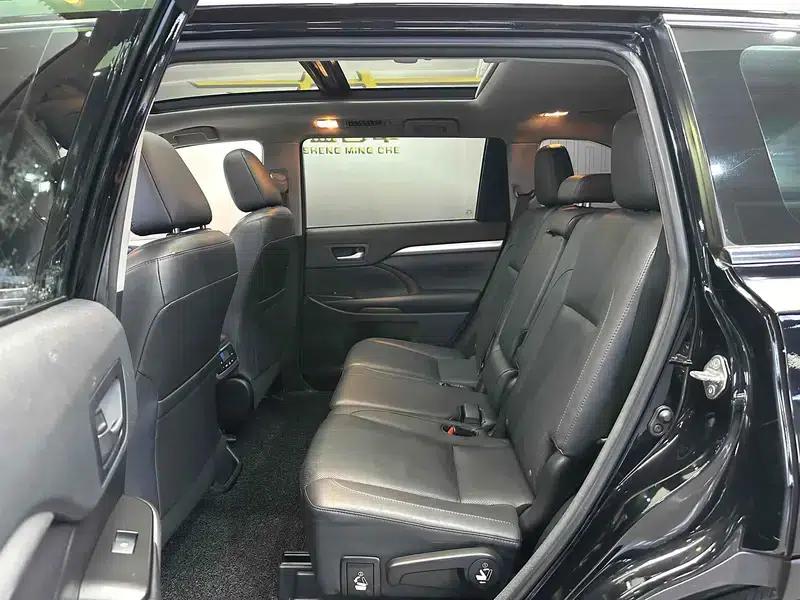 2017 Highlander 2.0T AWD Luxury 7-seater — миниатюра 8