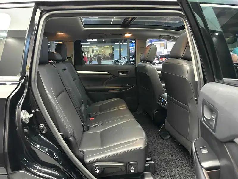 2017 Highlander 2.0T AWD Luxury 7-seater — миниатюра 9