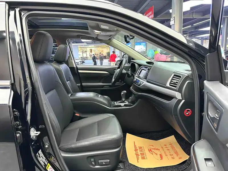 2017 Highlander 2.0T AWD Luxury 7-seater — миниатюра 10