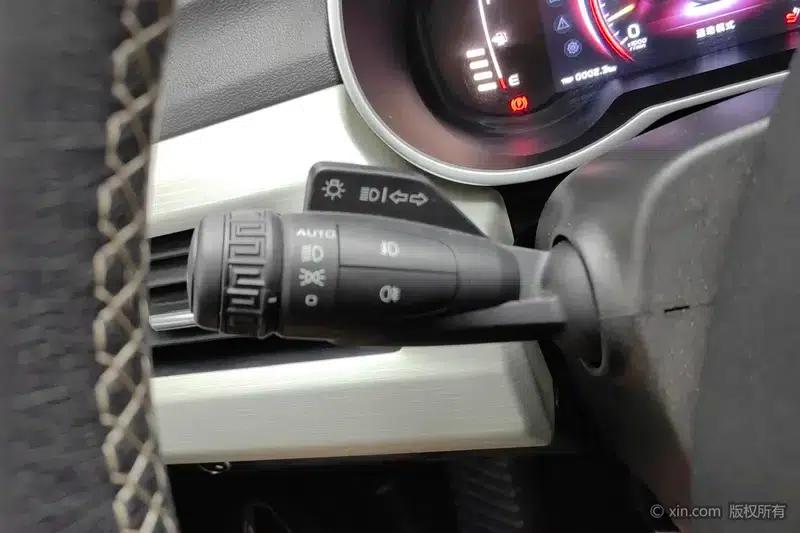 Geely Boyue 2020 1.8TD DCT 2WD Intelligent Connected 4G Edition — миниатюра 15