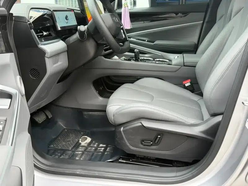 Geely Boyue 2024 1.5TD Dragon Edition — миниатюра 15