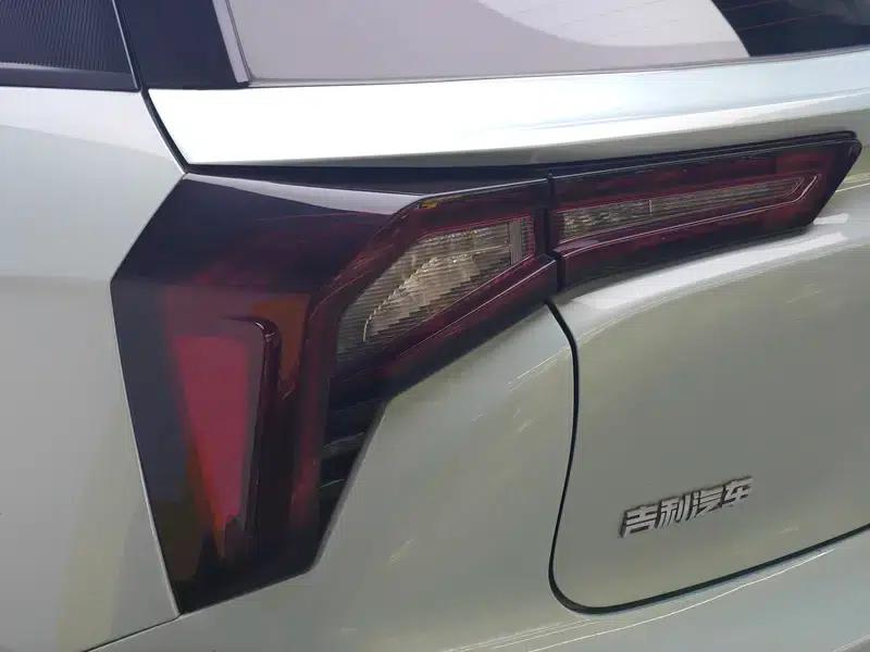 Geely Geometry E Firefly 2022 Model 320KM Cute Tiger — миниатюра 13