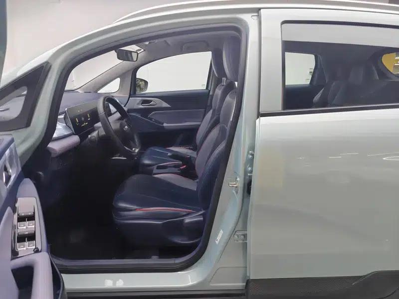 Geely Geometry E Firefly 2022 Model 320KM Cute Tiger — миниатюра 17