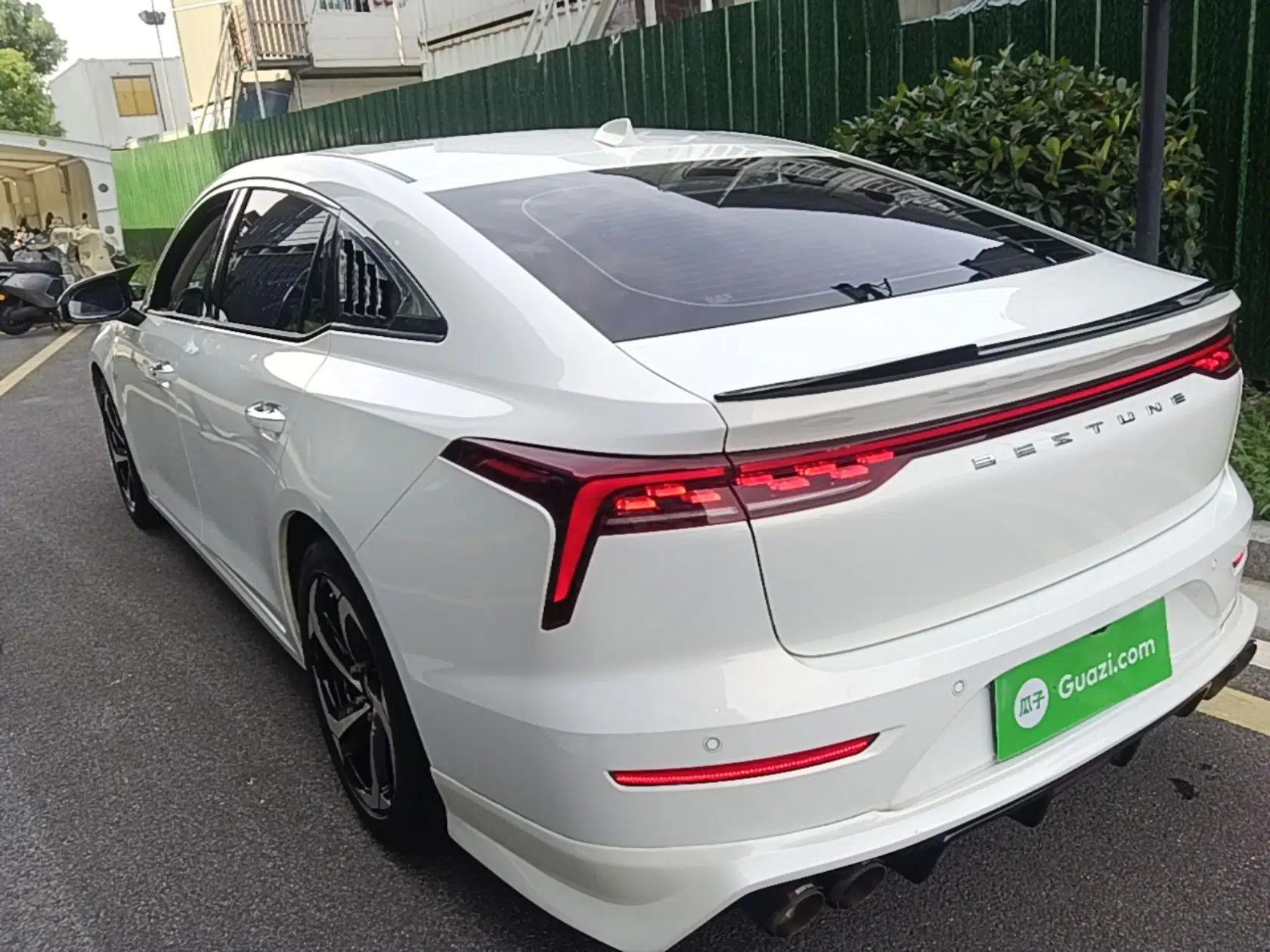 Bestune B70 2022 Third Generation 1.5T Automatic Premium Edition — миниатюра 4