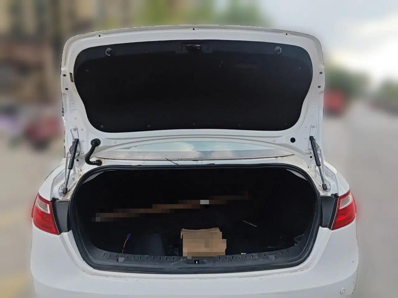 Bestune B70 2014 2.0L manual luxury version — миниатюра 19