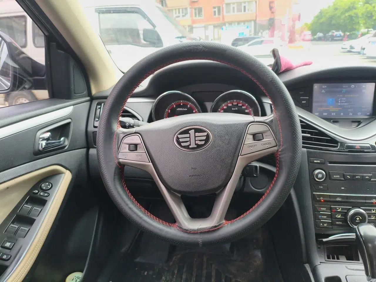 Bestune B70 2014 2.0L automatic comfort version — миниатюра 10