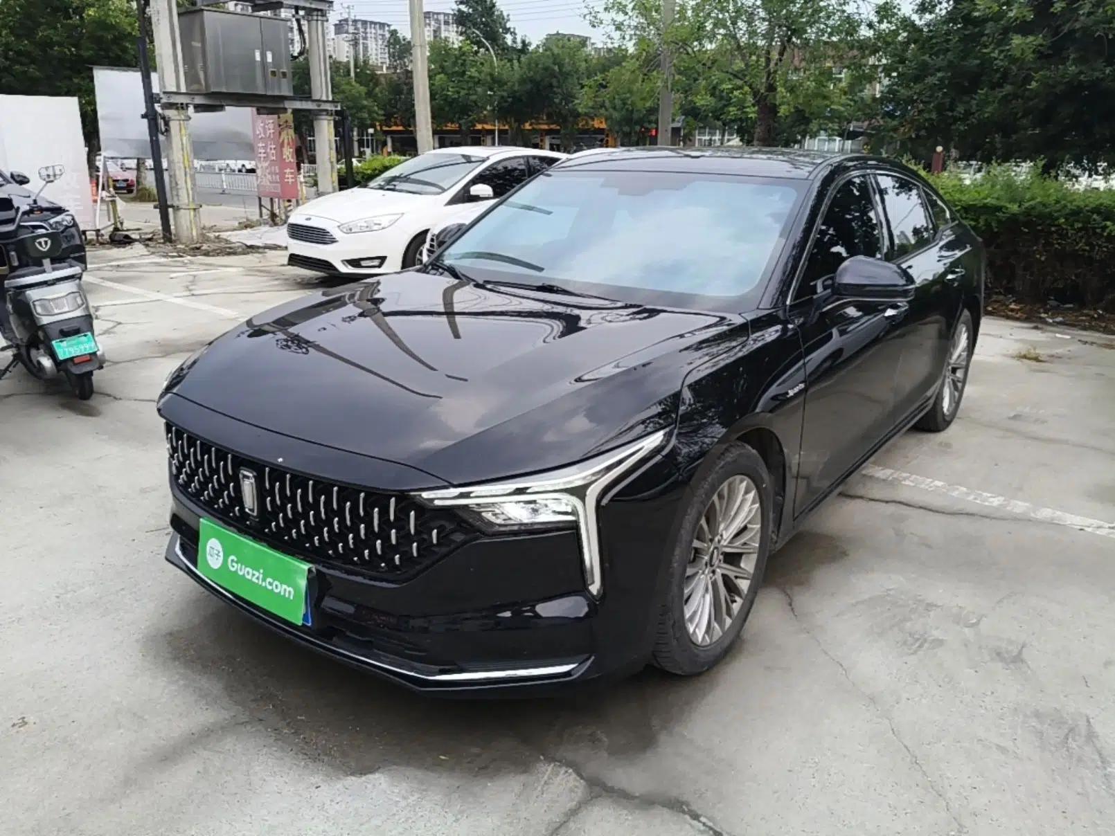 Bestune B70 2023 Third Generation 1.5T Automatic Enjoyment Version 70th Anniversary Edition — миниатюра 1