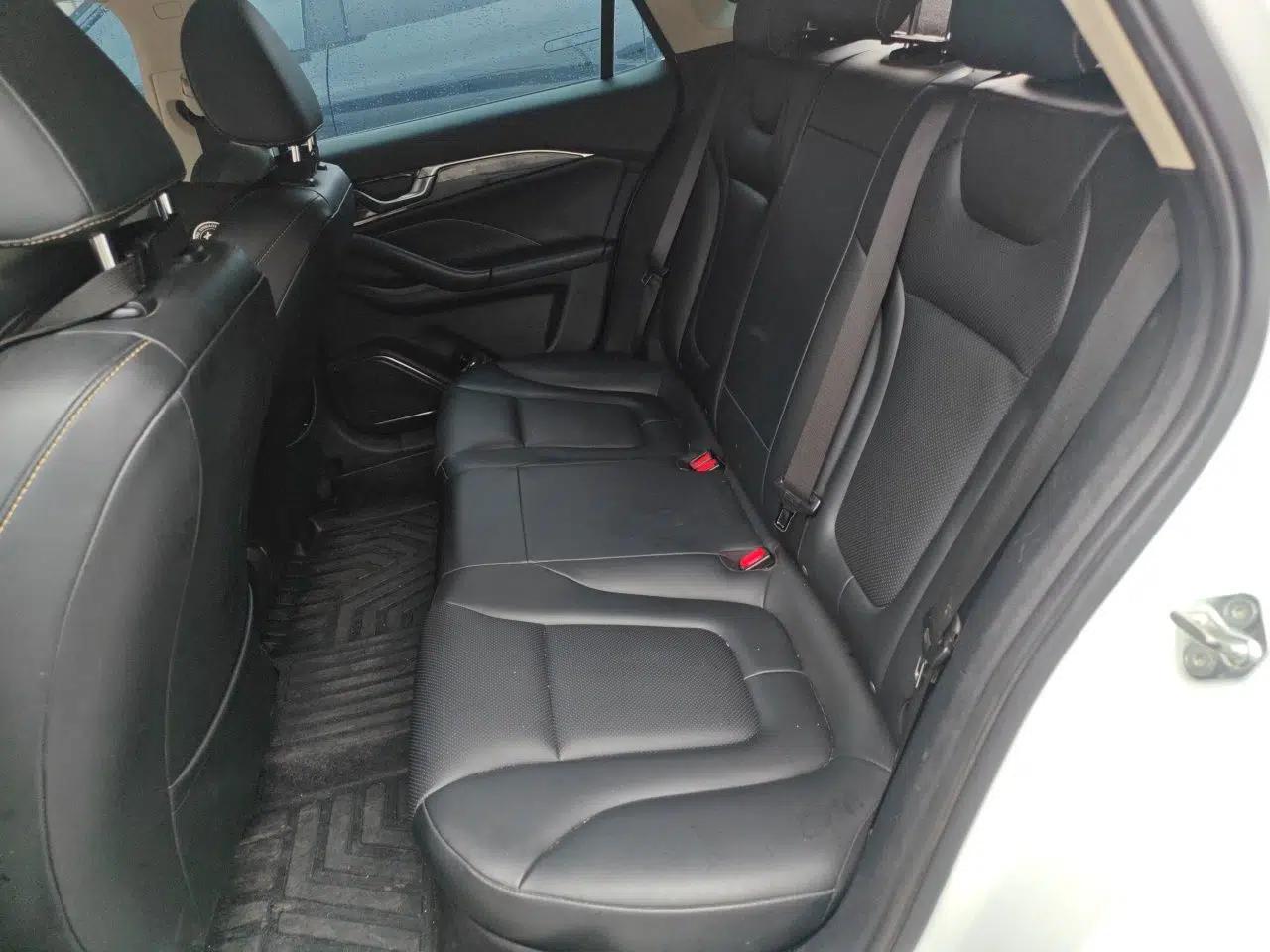 Bestune B70 2022 Third Generation 1.5T Automatic Enjoyment Version — миниатюра 17