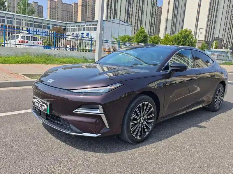 Galaxy Starry Night 8 PHEV 2026 Model 225km EM-i Voyager Galaxy Edition — миниатюра 1