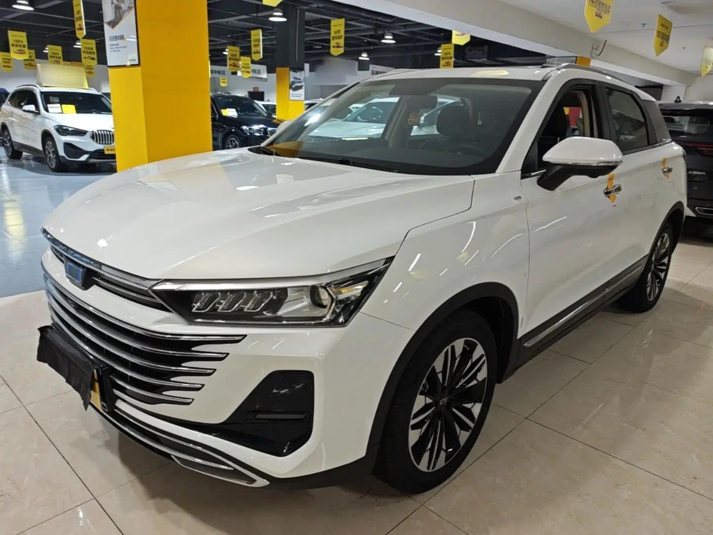 Bestune T77 2023 1.5T Automatic Luxury Model — миниатюра 1
