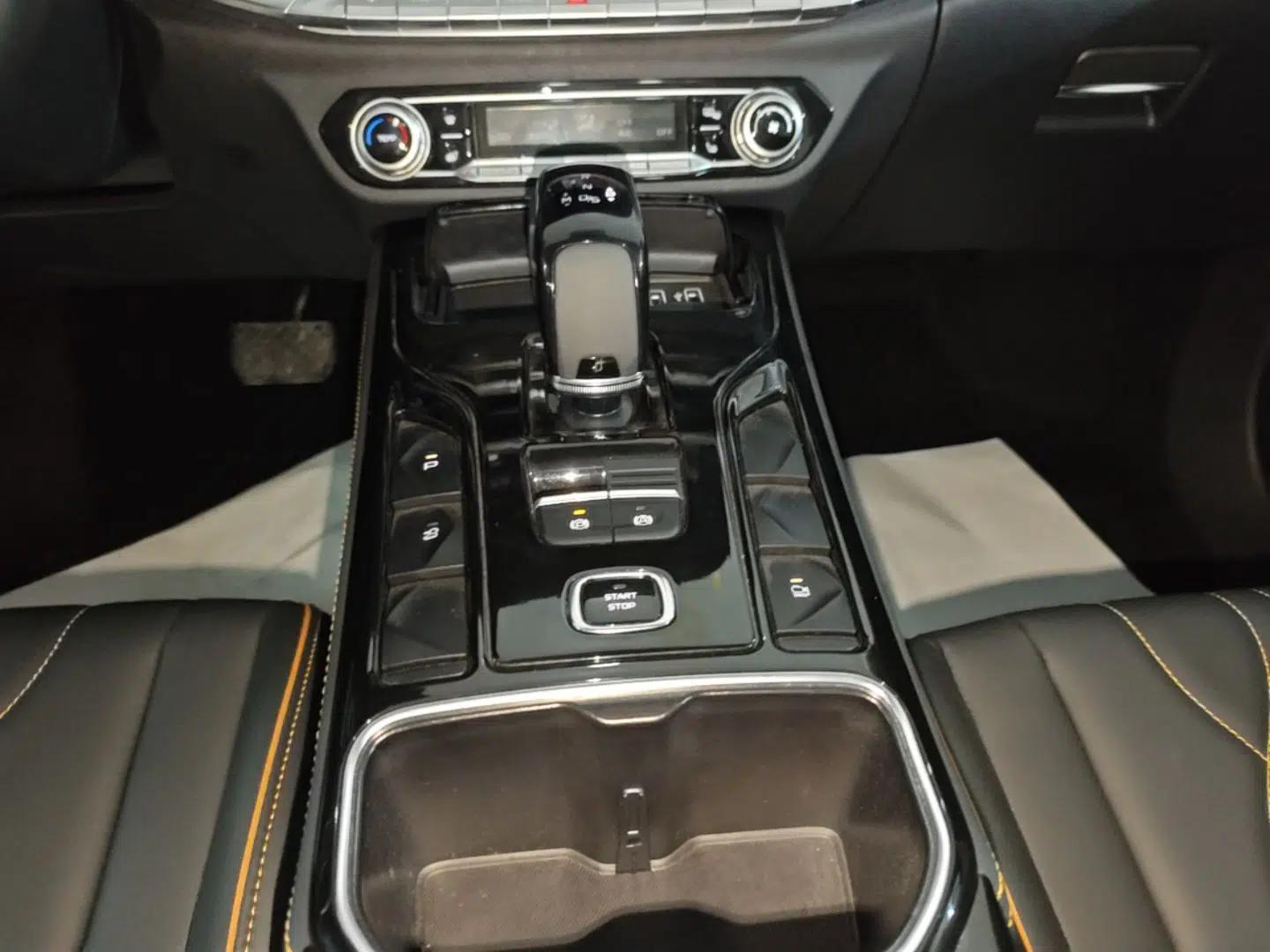 Bestune T77 2023 1.5T Automatic Luxury Model — миниатюра 16