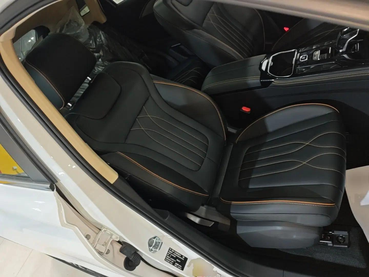 Bestune T77 2023 1.5T Automatic Luxury Model — миниатюра 19