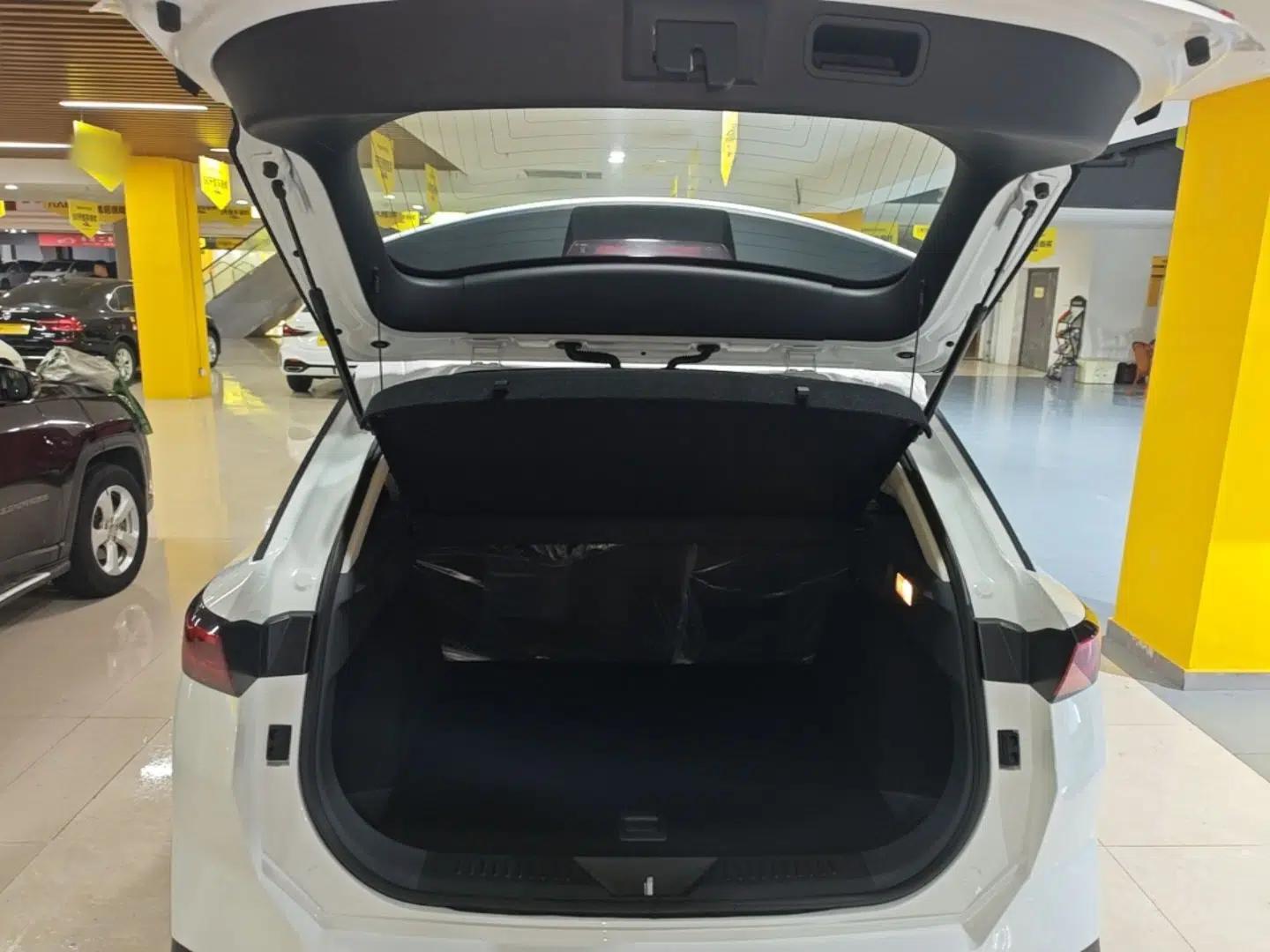 Bestune T77 2023 1.5T Automatic Luxury Model — миниатюра 22