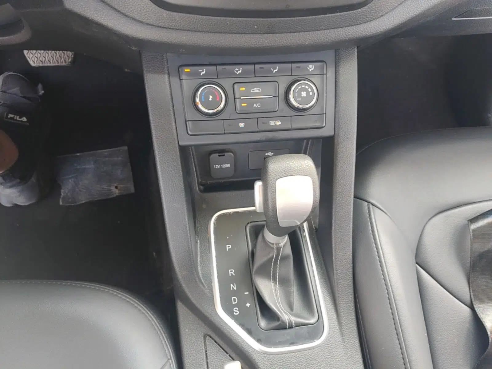 Bestune X40 2017 1.6L Automatic Luxury Model — миниатюра 16