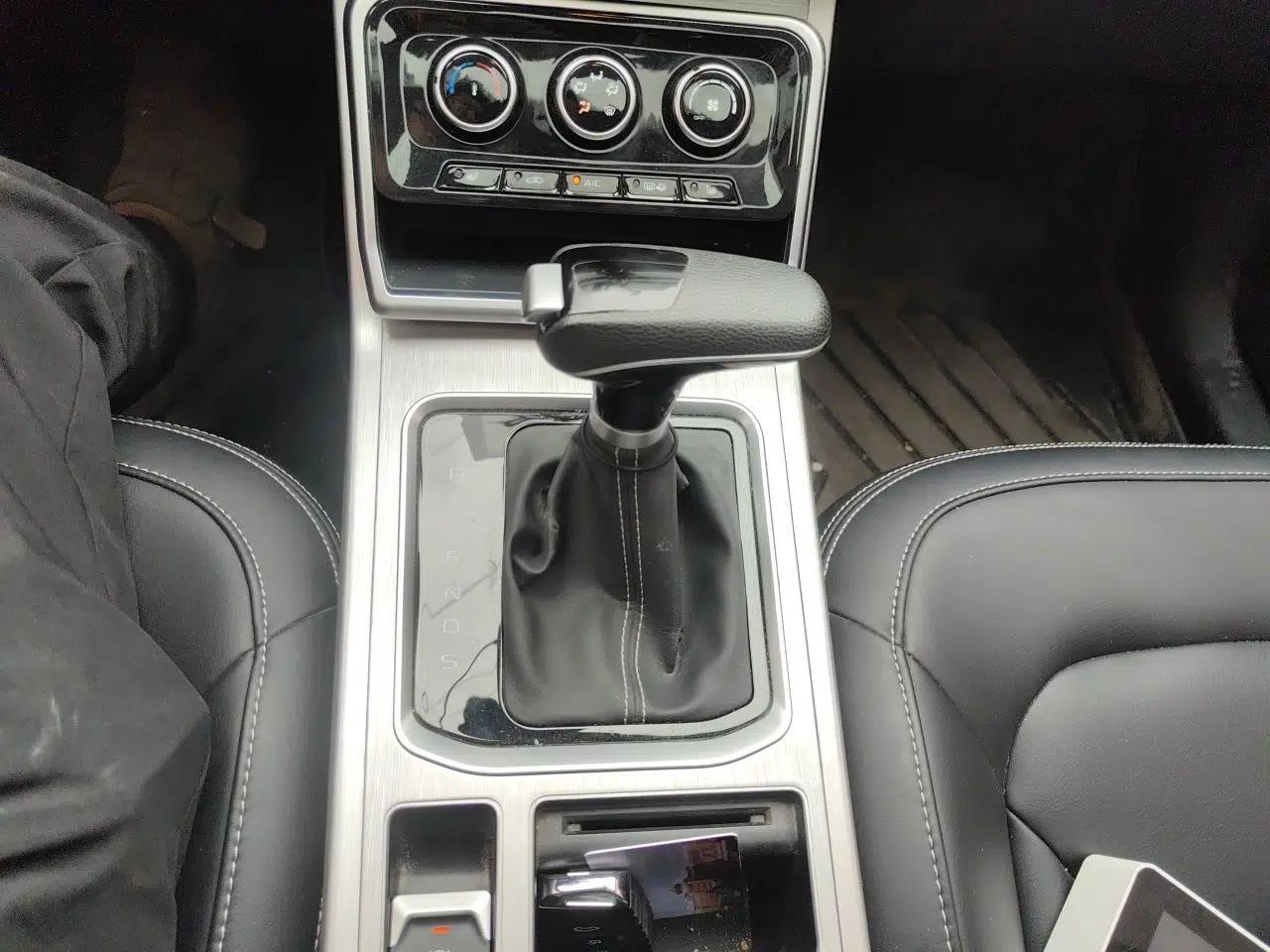 Bestune X40 2019 1.6L Automatic Luxury Version China V Emission Standard — миниатюра 14