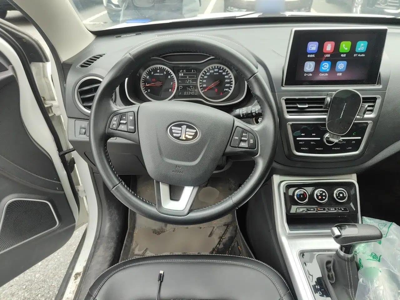 Bestune X40 2019 1.6L Automatic Luxury Version China V Emission Standard — миниатюра 10