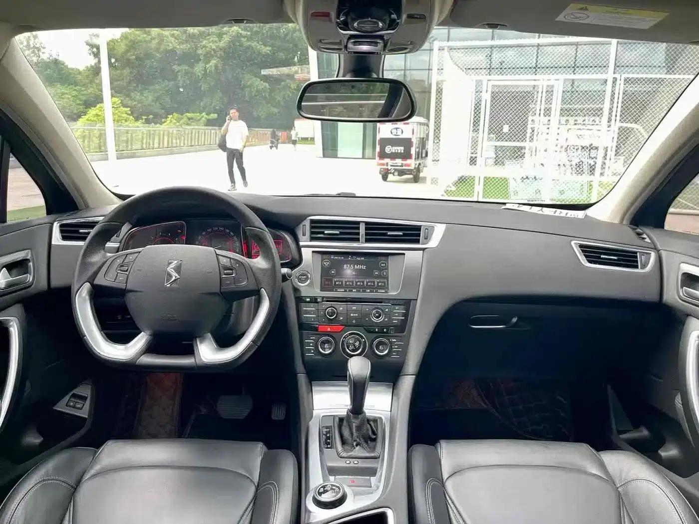 DS 6 2014 1.6T Luxury Edition THP160 — миниатюра 7