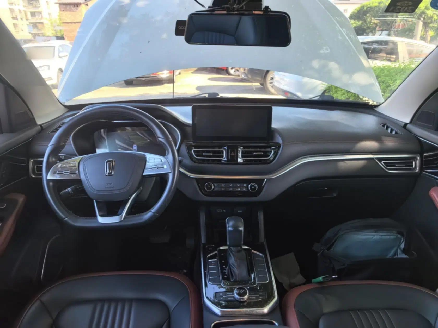 Bestune T33 2019 1.6L Automatic Luxury Edition China VI — миниатюра 12
