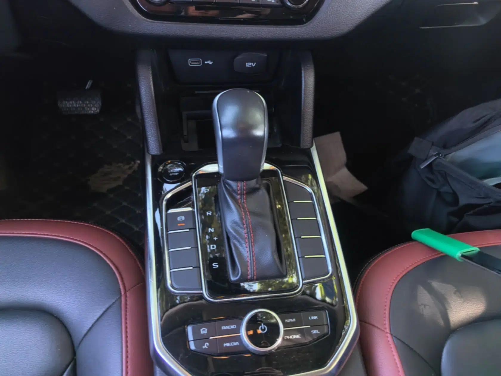 Bestune T33 2019 1.6L Automatic Luxury Edition China VI — миниатюра 16