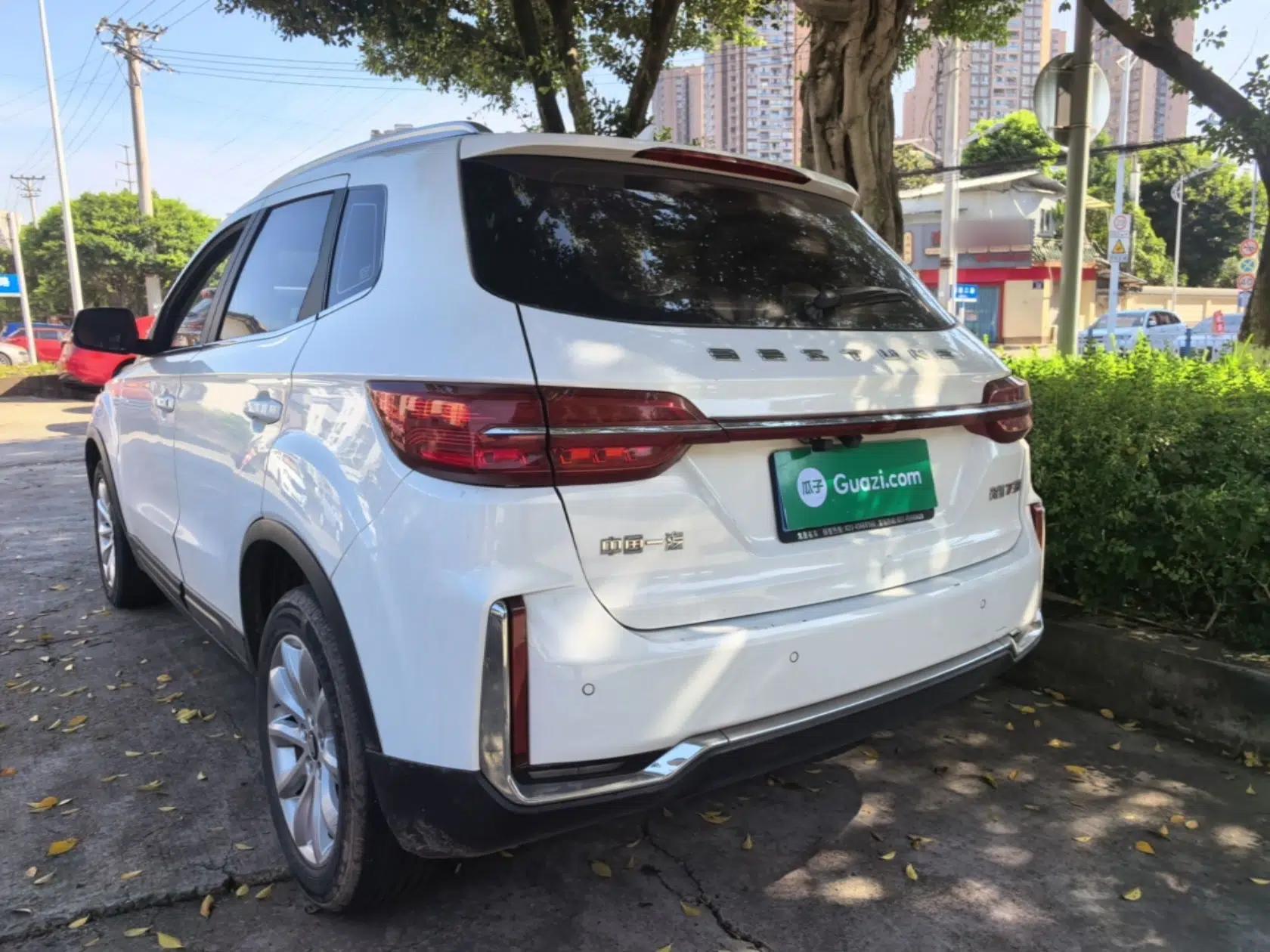 Bestune T33 2019 1.6L Automatic Luxury Edition China VI — миниатюра 4