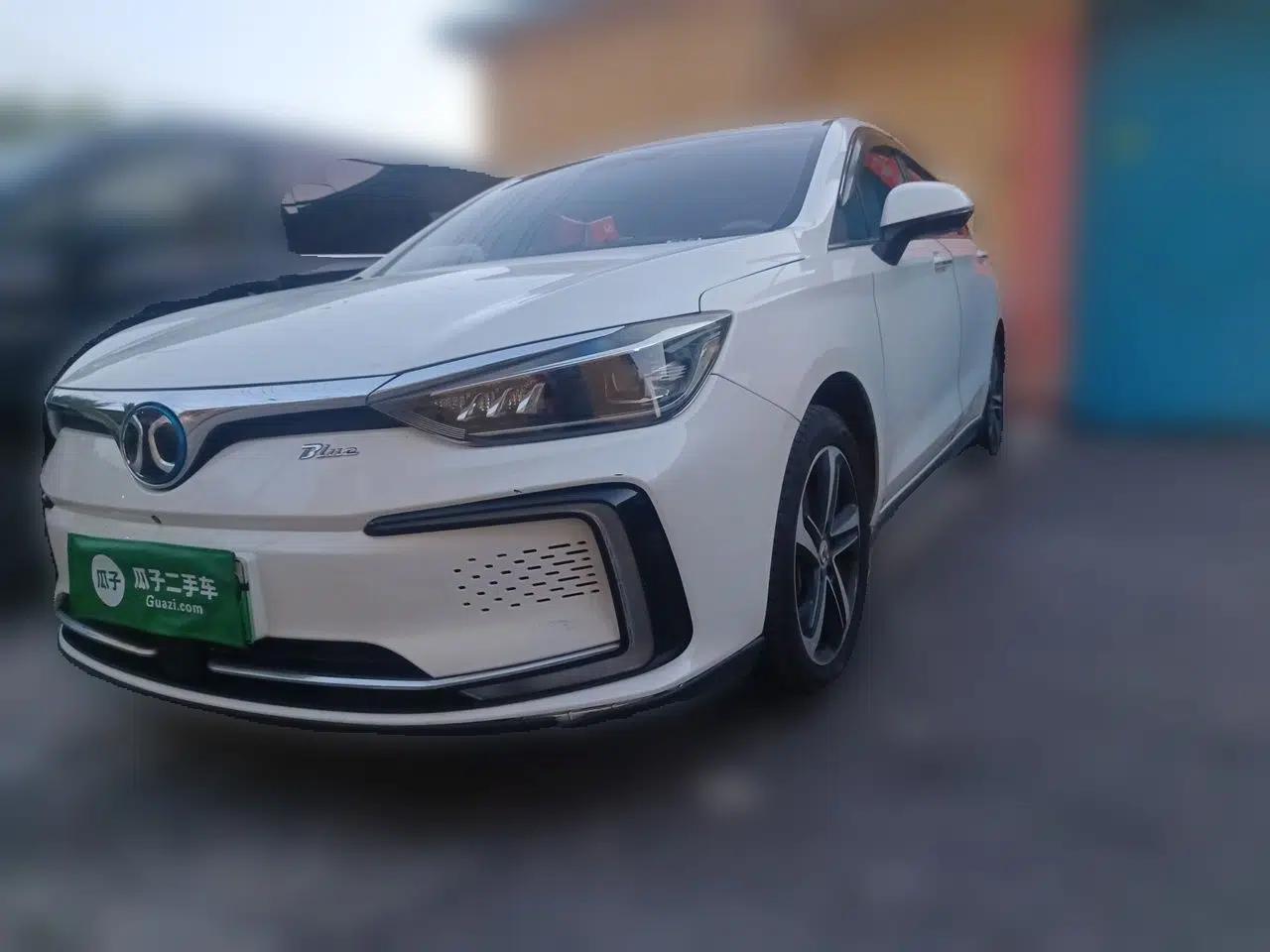 BAIC Beijing EU5 2018 R500 Smart Wind Edition — миниатюра 1