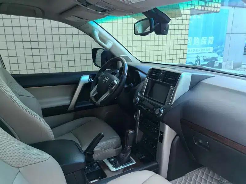 2010 Prado 4.0L Automatic VX — миниатюра 11