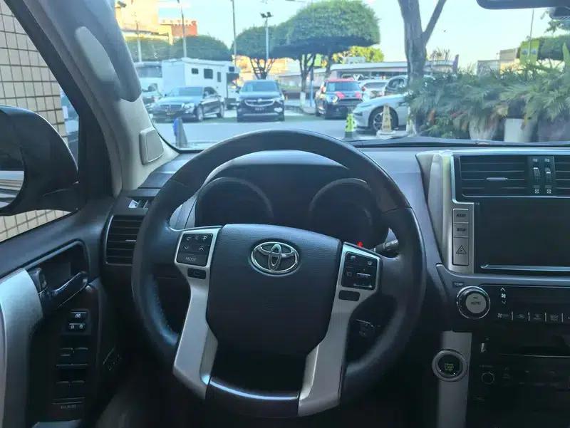2010 Prado 4.0L Automatic VX — миниатюра 13