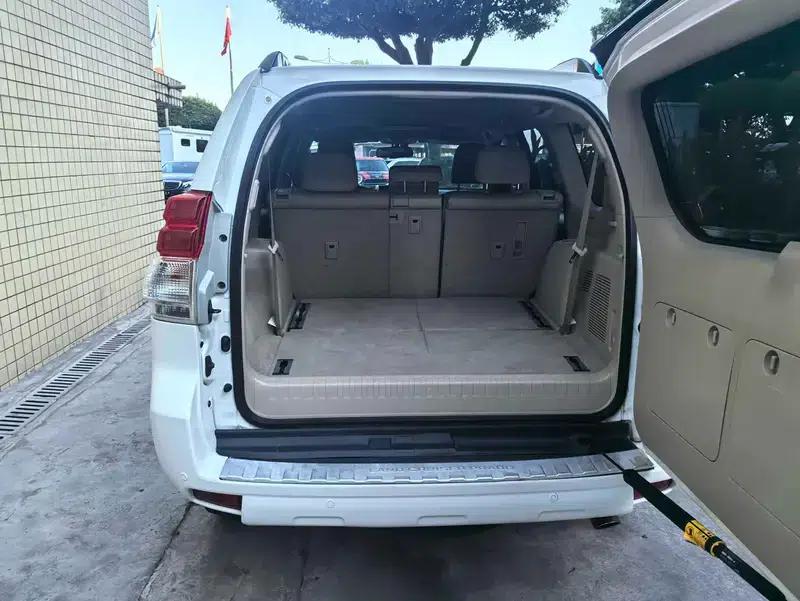 2010 Prado 4.0L Automatic VX — миниатюра 17