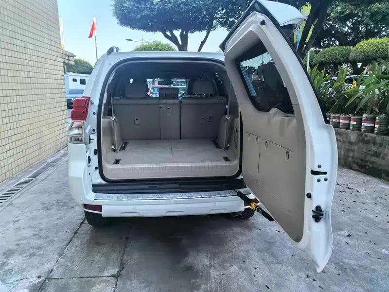 2010 Prado 4.0L Automatic VX — миниатюра 10