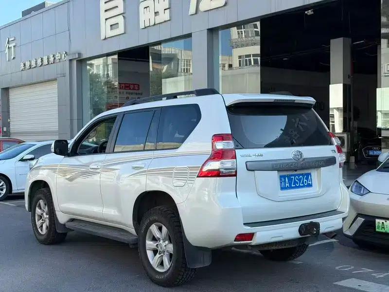 2016 Prado 2.7L Automatic Luxury Edition — миниатюра 4