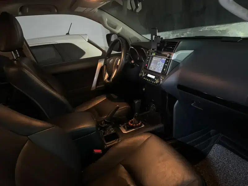 2016 Prado 2.7L Automatic Luxury Edition — миниатюра 9