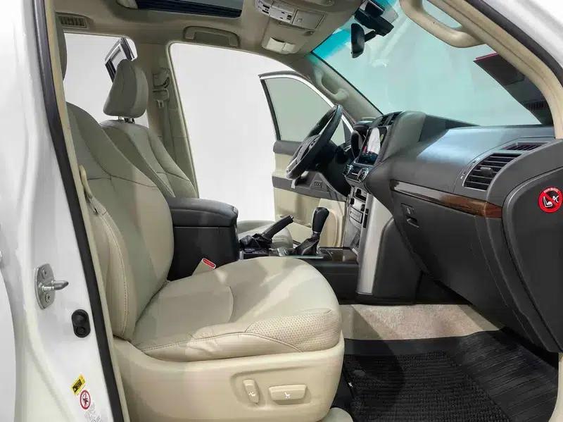 2010 Prado 4.0L Automatic VX — миниатюра 24