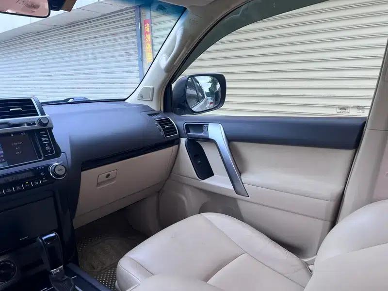 2016 Prado 2.7L Automatic Luxury Edition — миниатюра 11