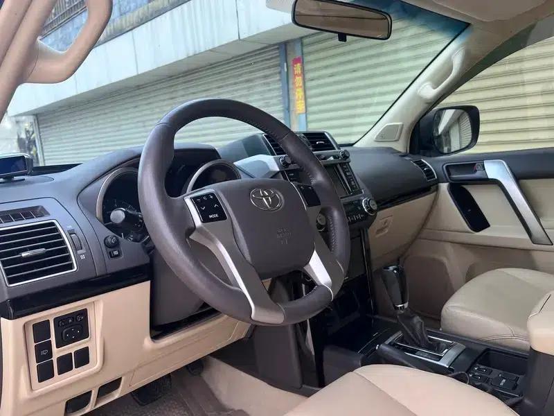 2016 Prado 2.7L Automatic Luxury Edition — миниатюра 16