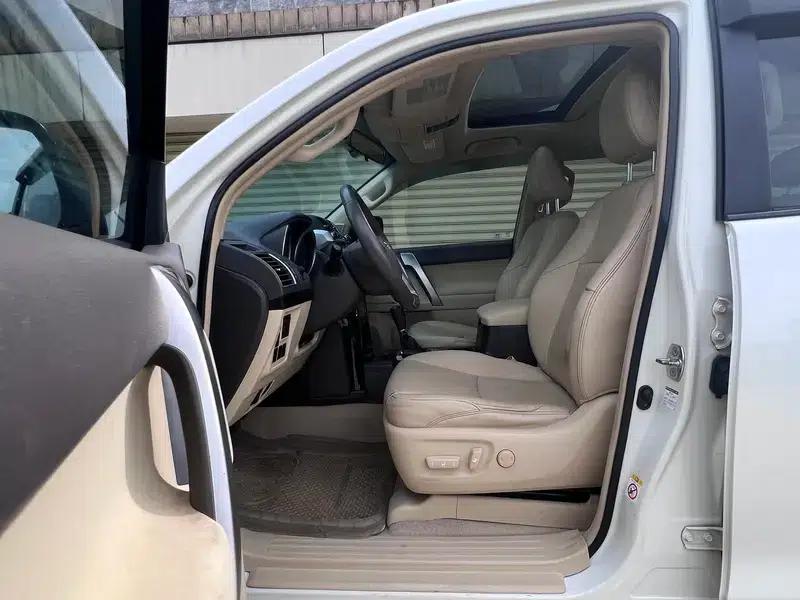2016 Prado 2.7L Automatic Luxury Edition — миниатюра 17