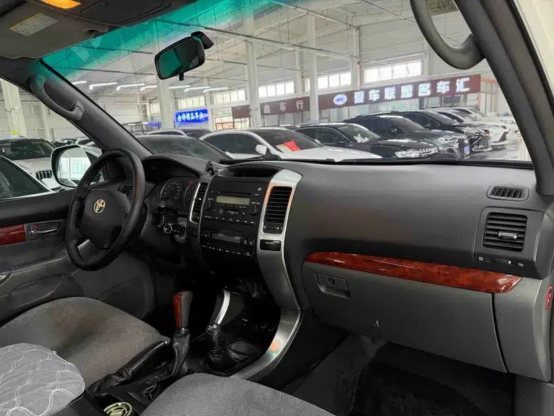 2005 Prado 4.0L Automatic GX Luxury Edition — миниатюра 11