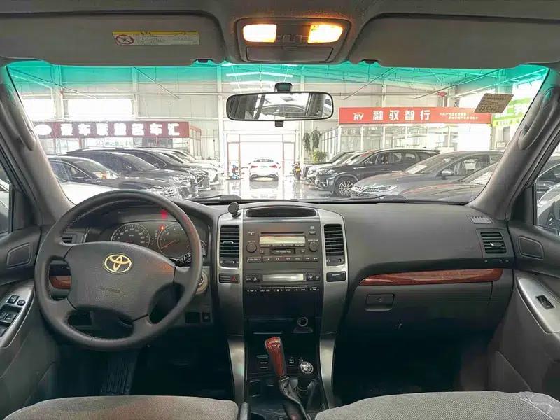 2005 Prado 4.0L Automatic GX Luxury Edition — миниатюра 9