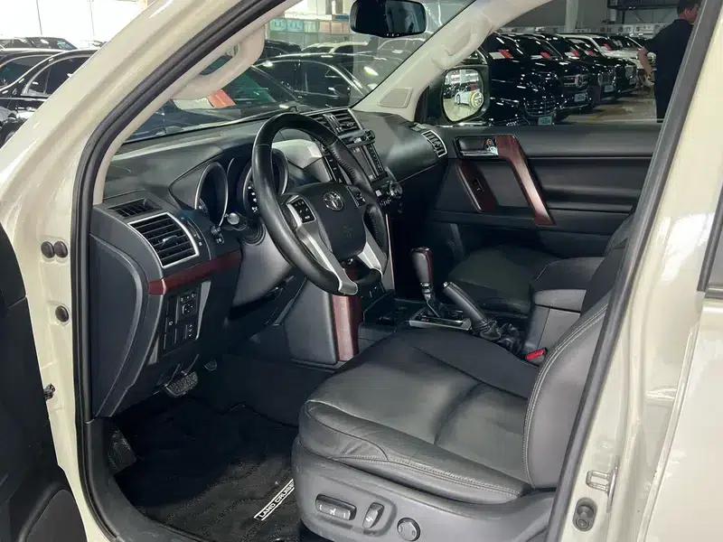 2016 Prado 3.5L Automatic TX-L — миниатюра 29