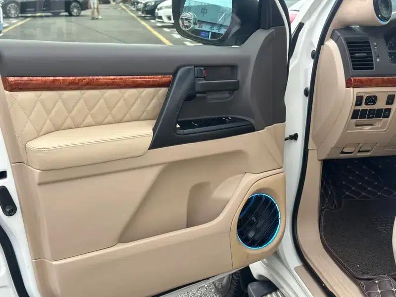 TGS Land Cruiser 2016 4.0T Automatic 4WD 5-seater Parallel Import — миниатюра 11
