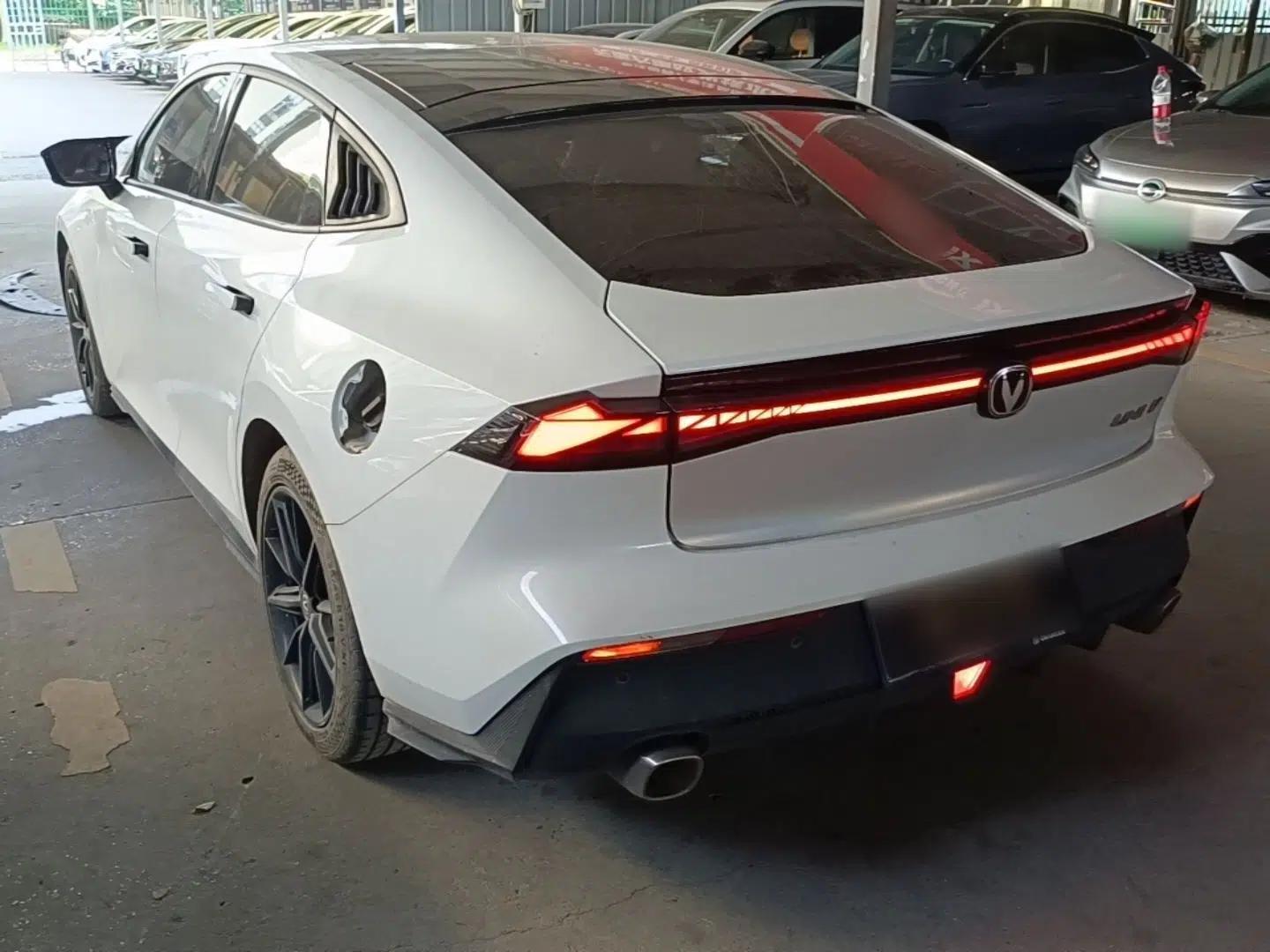 CHANGAN UNI-V 2023 1.5T Prestige Model — миниатюра 4
