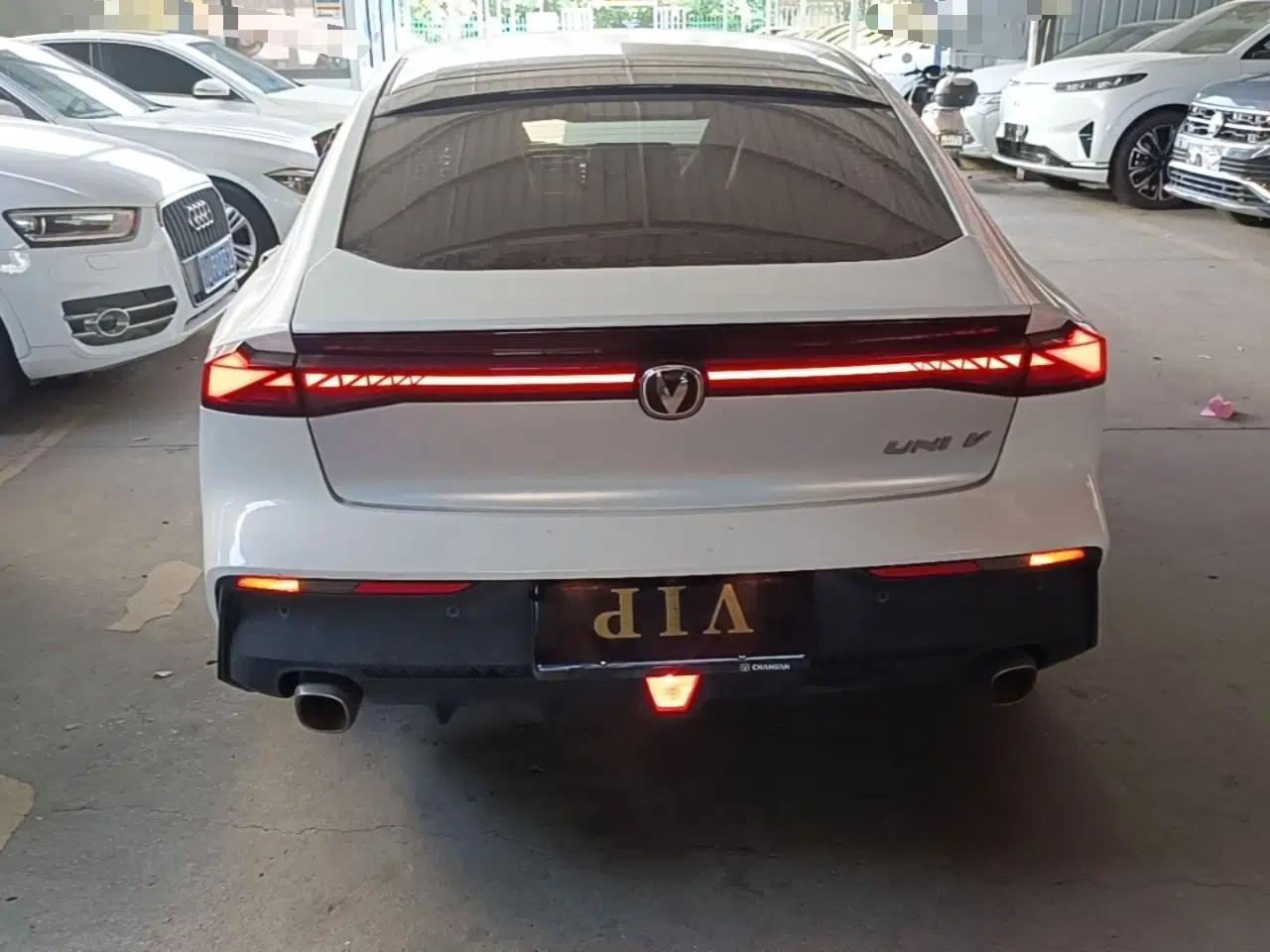 CHANGAN UNI-V 2023 1.5T Prestige Model — миниатюра 5