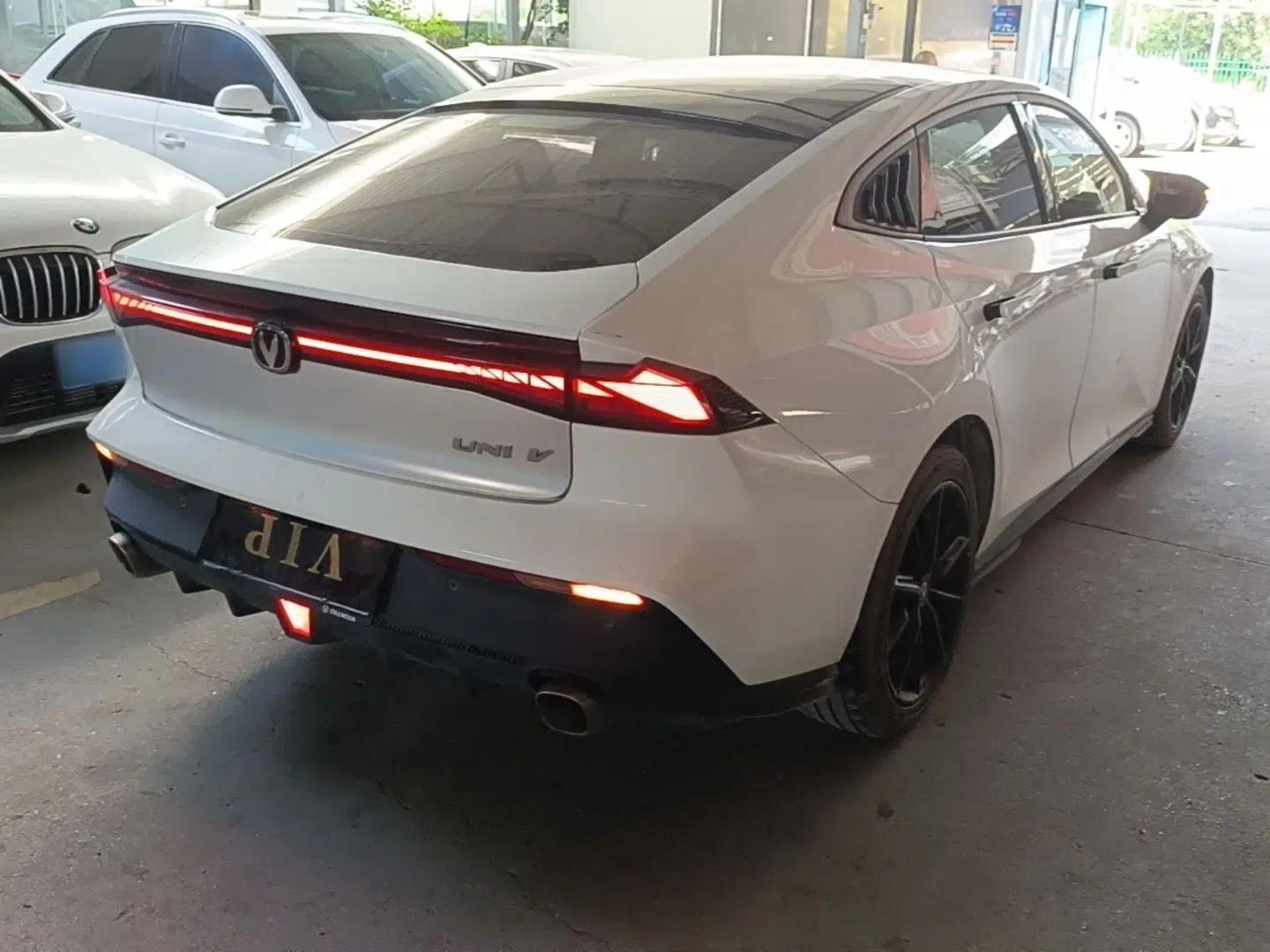 CHANGAN UNI-V 2023 1.5T Prestige Model — миниатюра 6