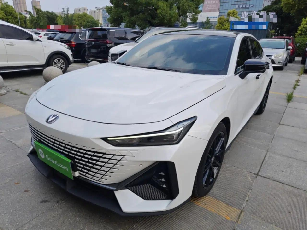 CHANGAN UNI-V 2022 1.5T Prestige Version — миниатюра 1