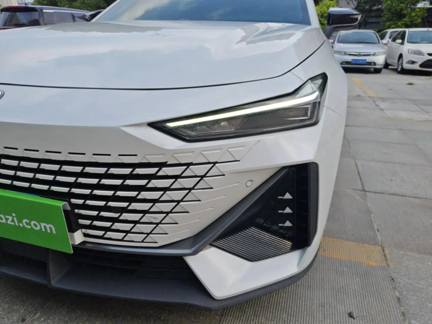 CHANGAN UNI-V 2022 1.5T Prestige Version — миниатюра 8