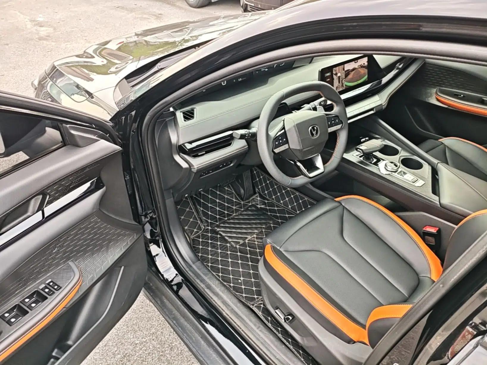 CHANGAN UNI-V 2023 1.5T Prestige Model — миниатюра 23