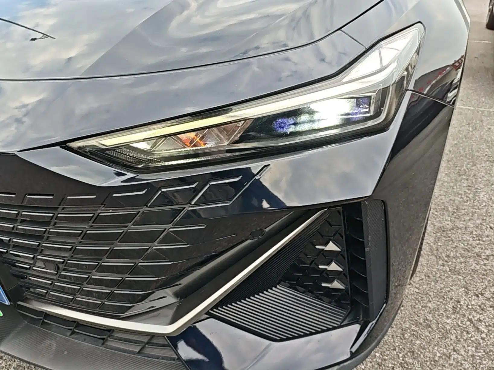 CHANGAN UNI-V 2023 1.5T Prestige Model — миниатюра 8