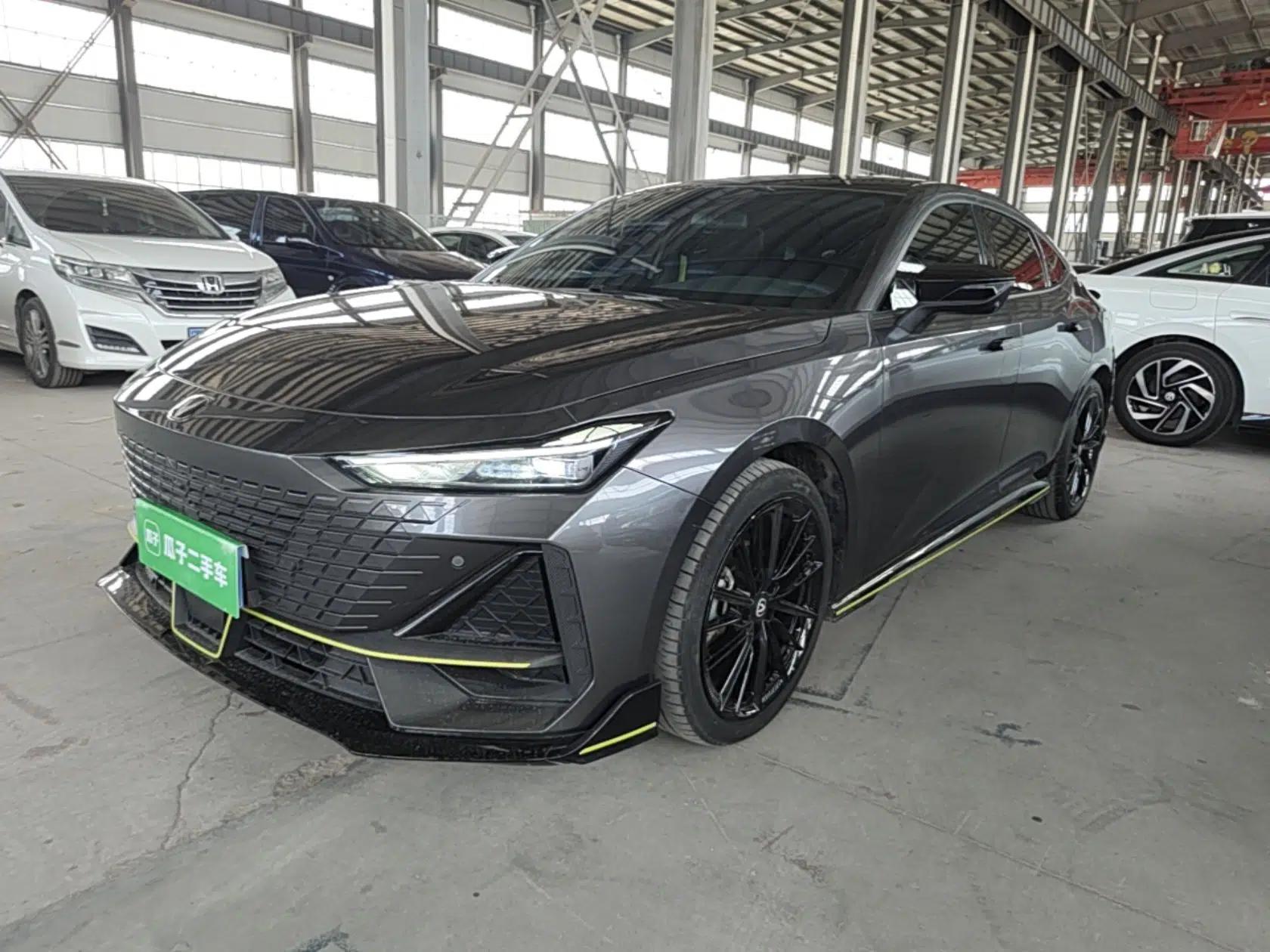CHANGAN UNI-V 2022 1.5T Sport Edition — миниатюра 1