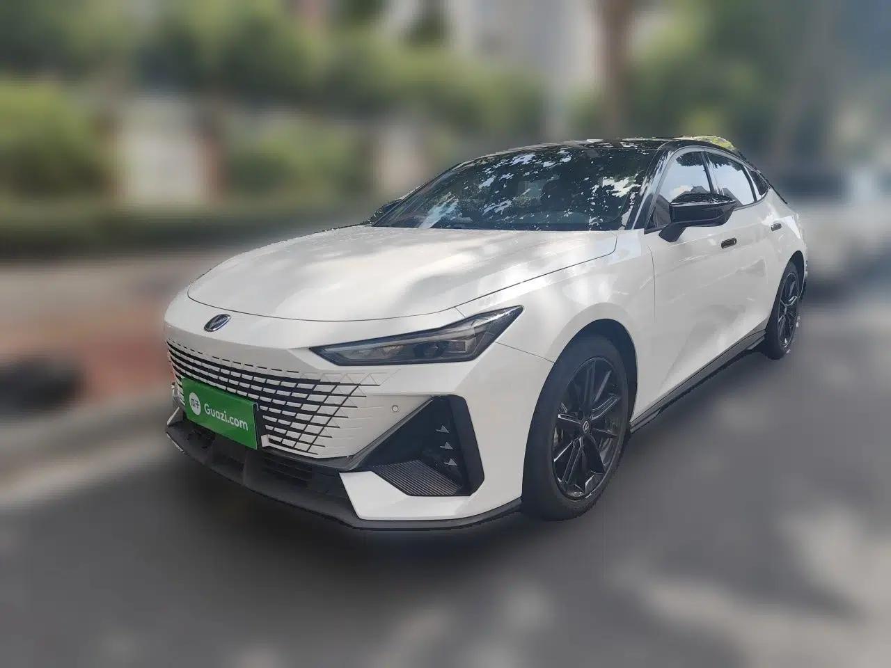 CHANGAN UNI-V 2022 1.5T Prestige Version — миниатюра 1